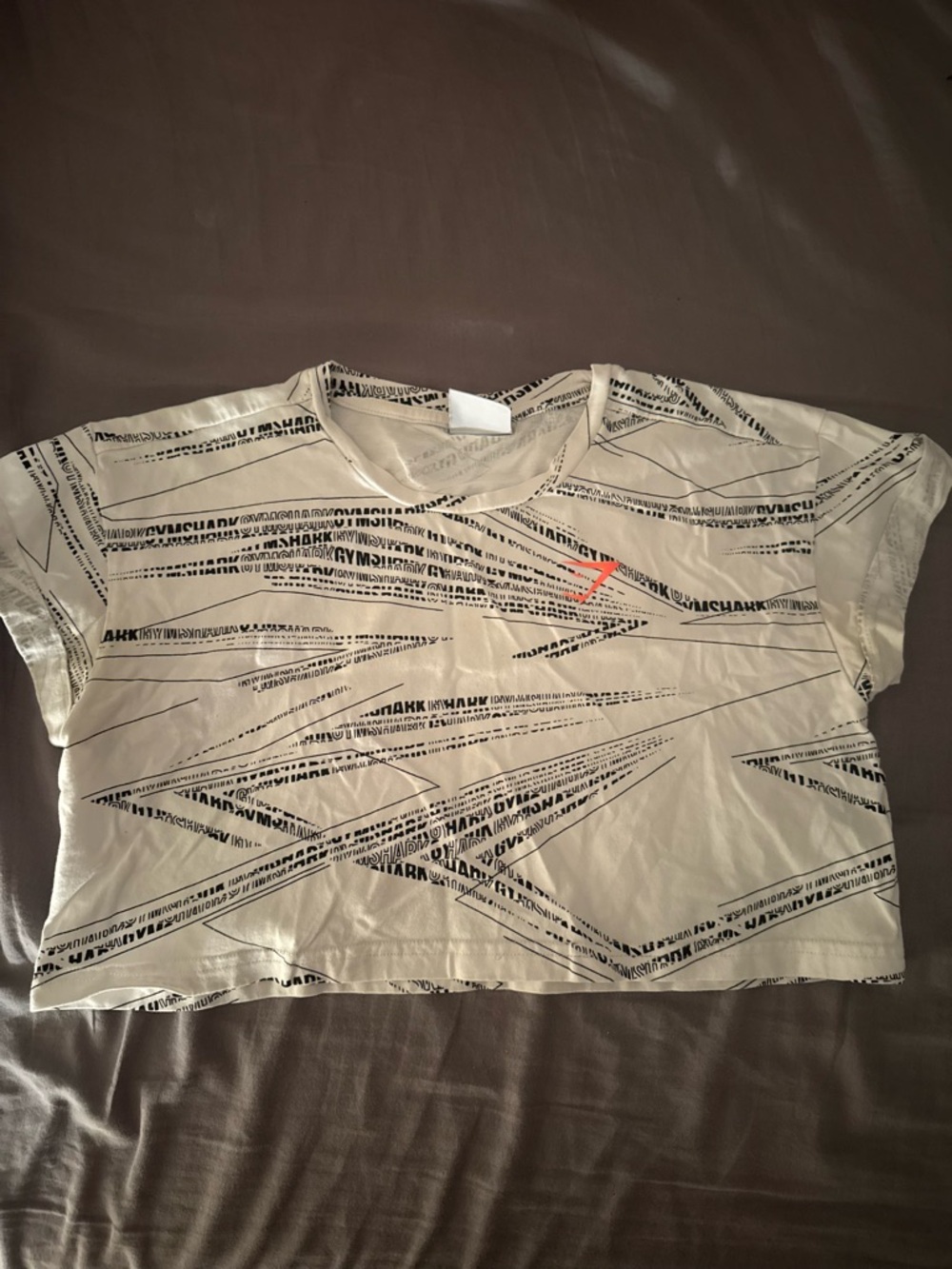 Gymshark cropped tee 🤍 black graphic print